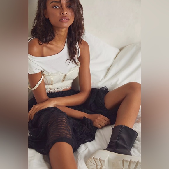 NWT FREE PEOPLE layer in lace BUSTIER TOP - Picture 6 of 6